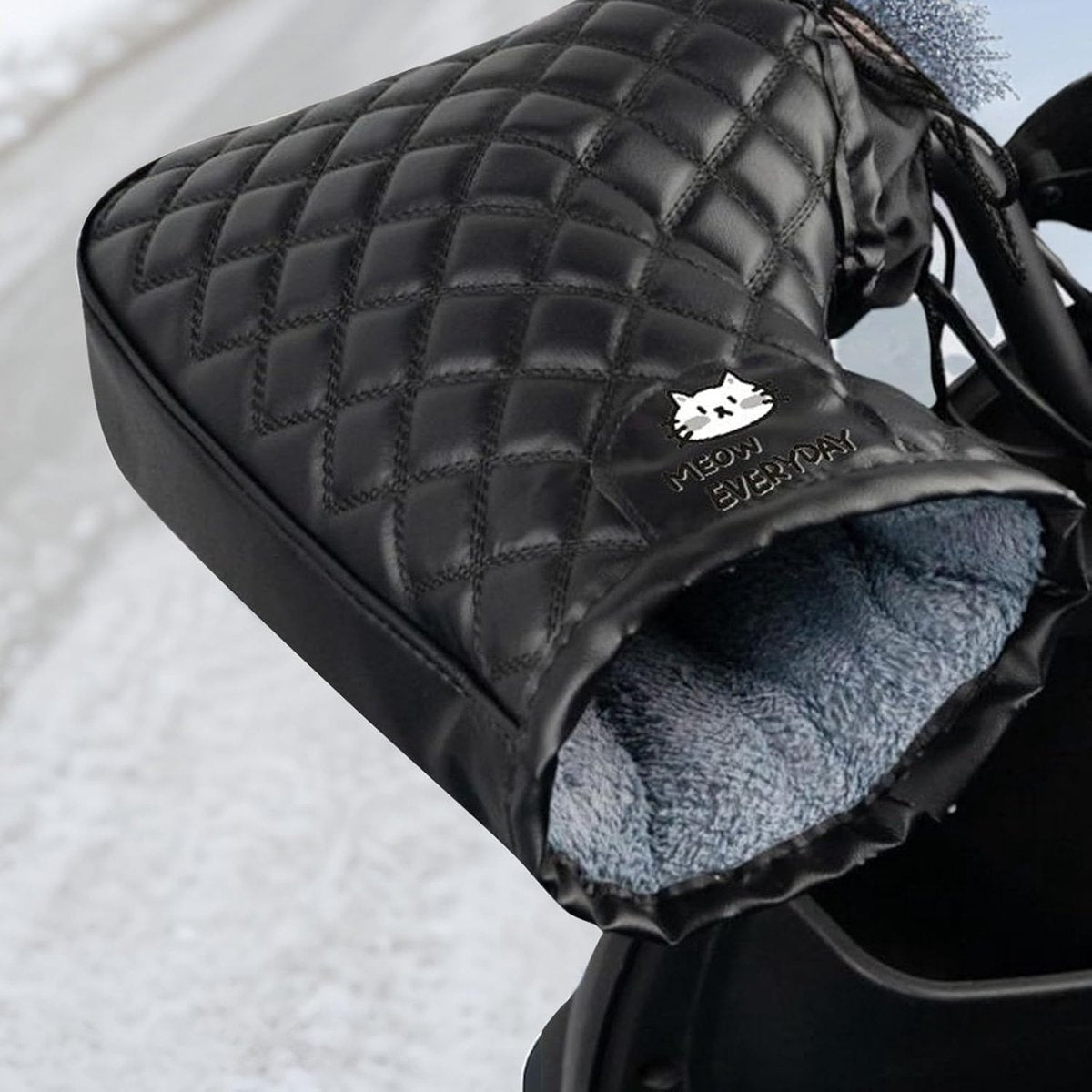 Driving Gloves | Waterproof Winter Hand Protectors, Insulating and Windproof Mittens for Women and Men, Ideal for Mountain Biking, Scootering, Sports and Motorcycling. - Image 4