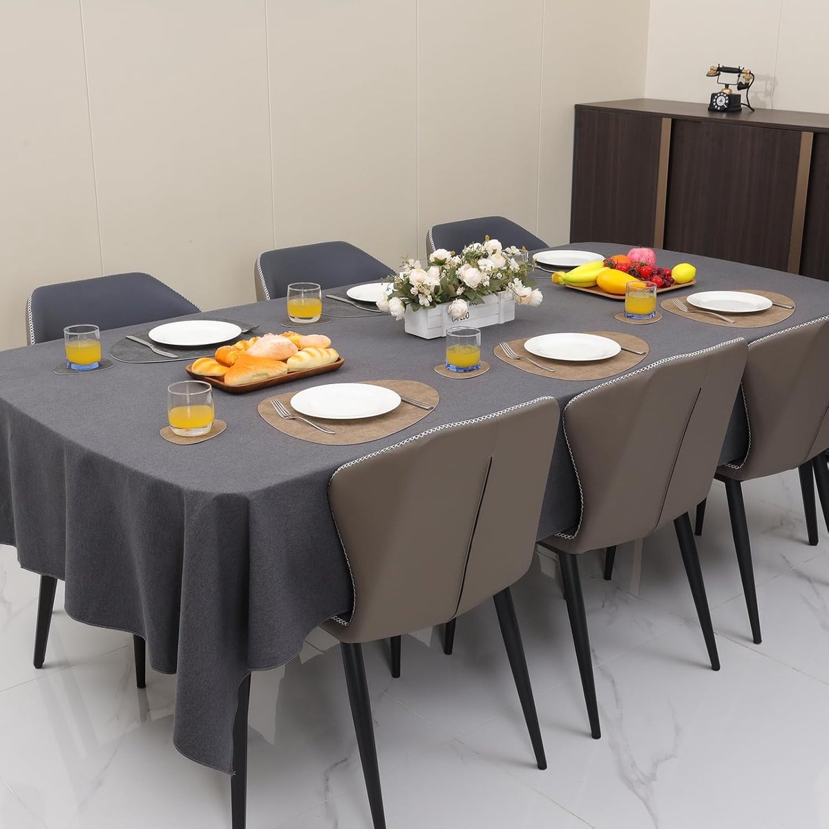 Round, washable, reversible, non-slip, heat-resistant placemats for indoor and outdoor use (set of 4, dark brown) - Image 2