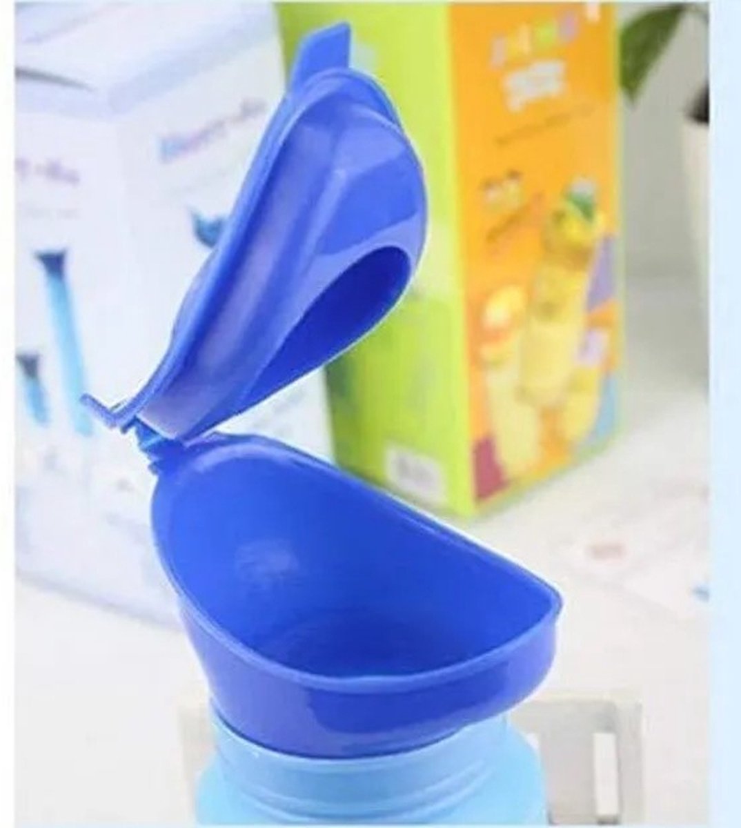 Compact, foldable travel urinal - blue - 750ml - Image 5