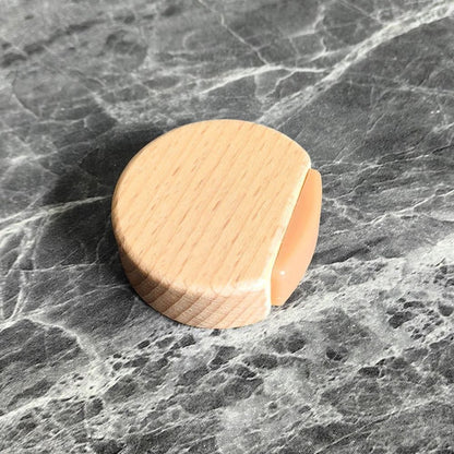 Round wooden doorstop, shockproof and anti-slip, set of 6, 4.5 x 4.2 x 1.6 cm, for floor and parquet, light brown, 45 x 42 x 16 mm. - Image 2