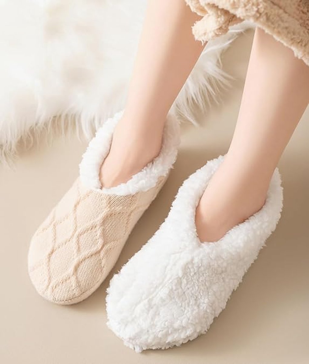 Socks - Warm socks - Indoor socks - Women's slippers - Warm winter socks - Fleece socks - Comfortable - Winter warmth - Ultra-comfortable women's indoor slippers - One size fits all - Black - Image 2