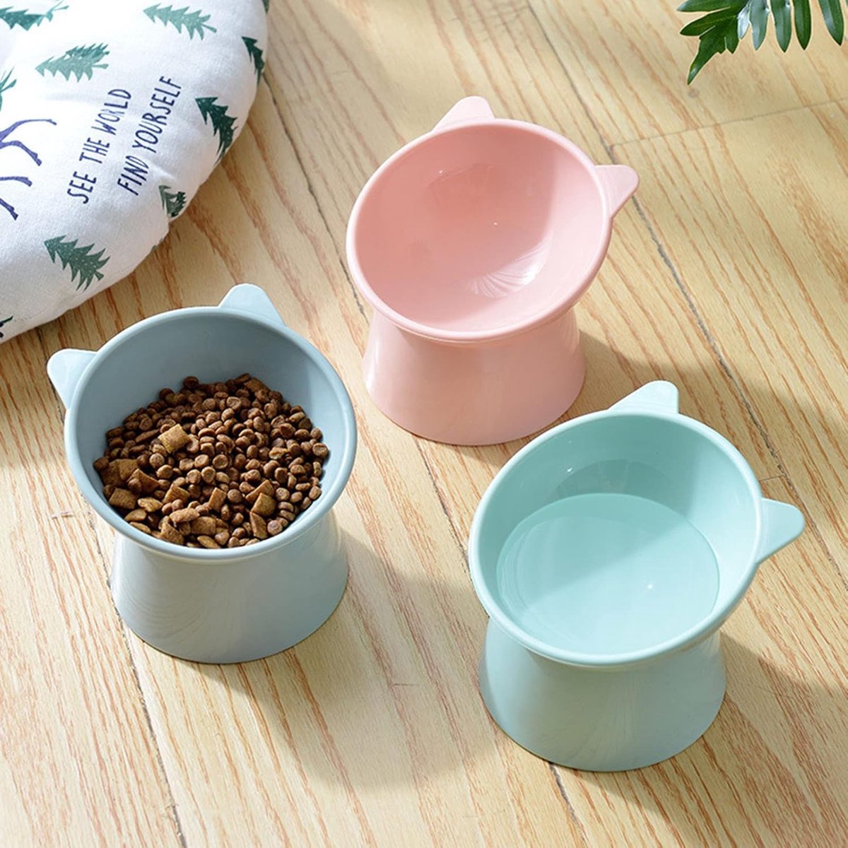 Cat bowl - Non-slip feeder - Tilting bowl - Anti-vomiting - Angled design - Blue - Perfect for cats - Indoor use - Pet accessories - Pink - Image 7