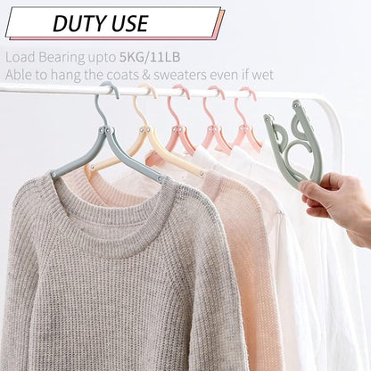 Hangers - Plastic Hangers - Set of 16 foldable plastic travel hangers - Space-saving and non-slip hangers - Multifunctional travel accessory - Suitable for home, hotel, travel and camping - Image 2