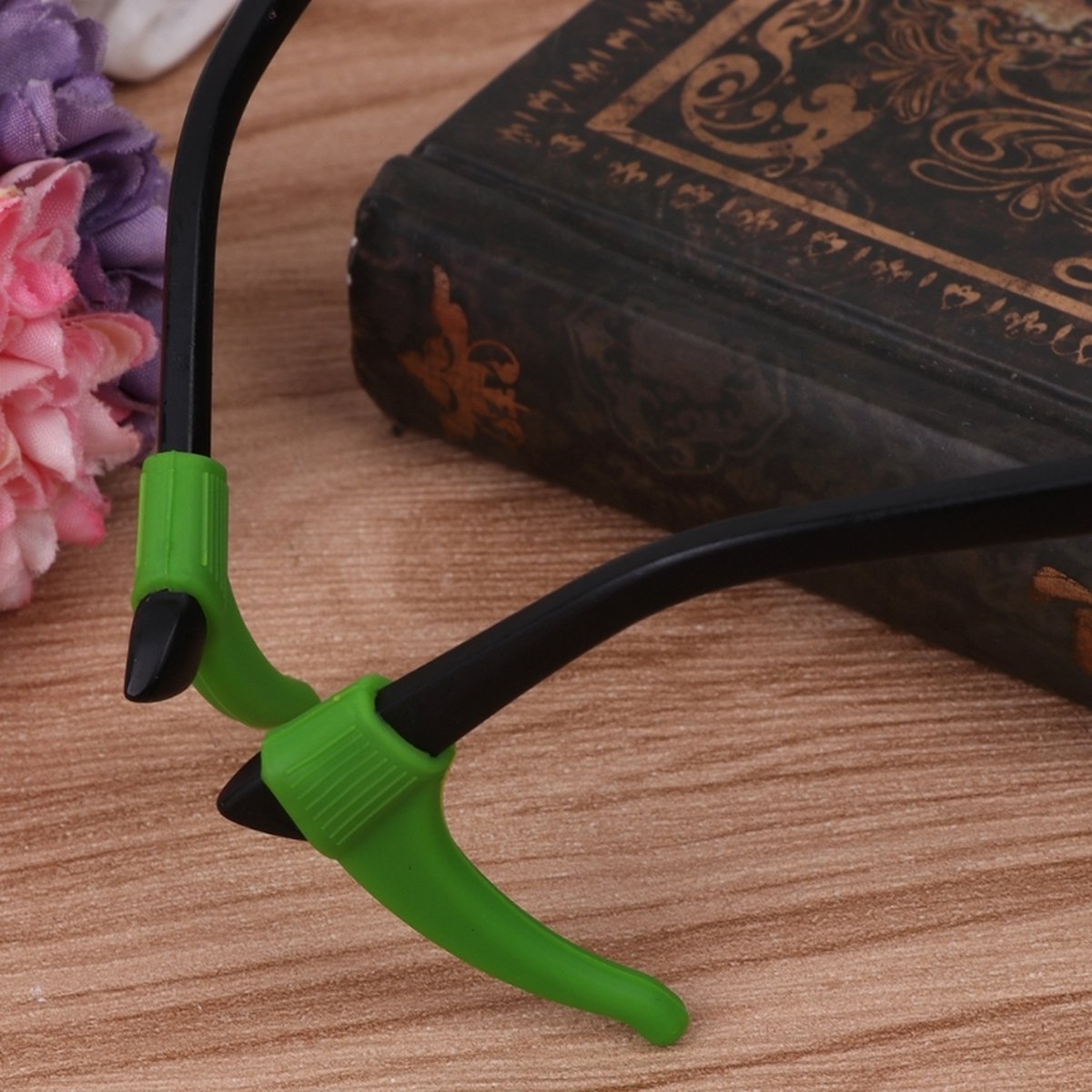 Anti-slip Ear Hooks for Glasses | Glasses Hooks | Glasses Holders | Sunglasses Hook | Silicone | Green | 2 Pieces - Image 2