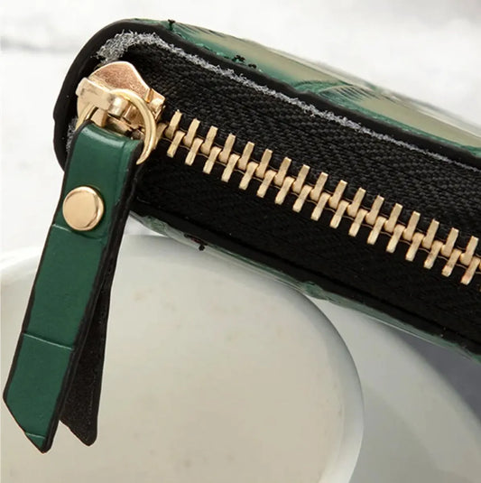 Luxury Card Holder with Crocodile Leather Pattern | Credit Card Holder | With Cash Compartment | Card Holder | Wallet | PU Leather | Purse | Green - Image 2