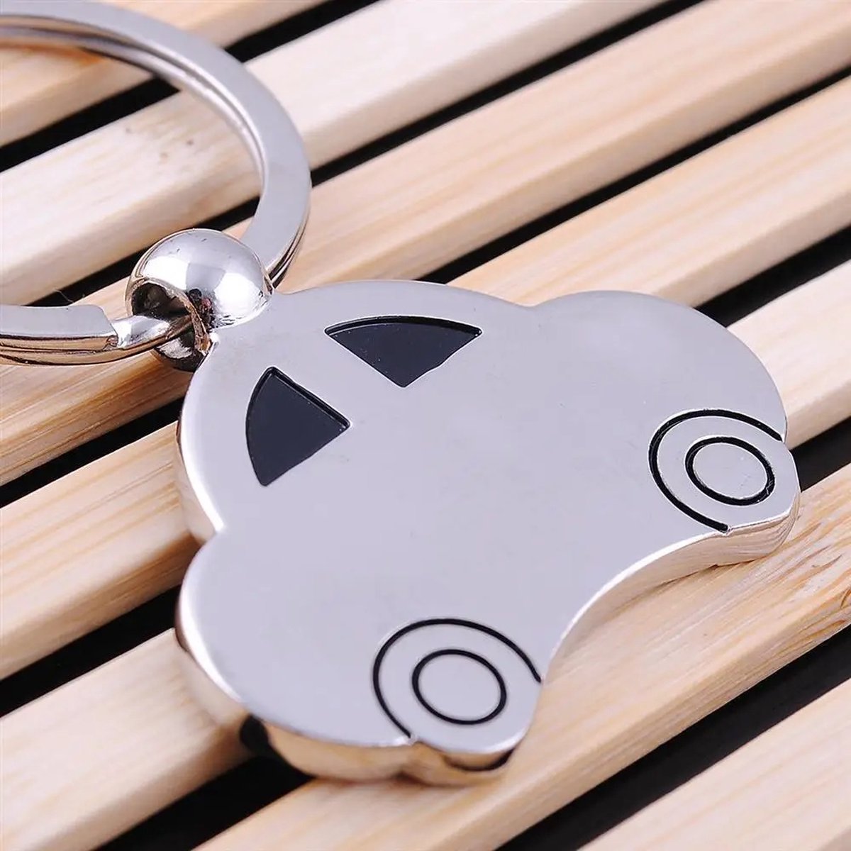 Car Keychain | 4 x 2.8 CM | Metal | Silver - Image 2