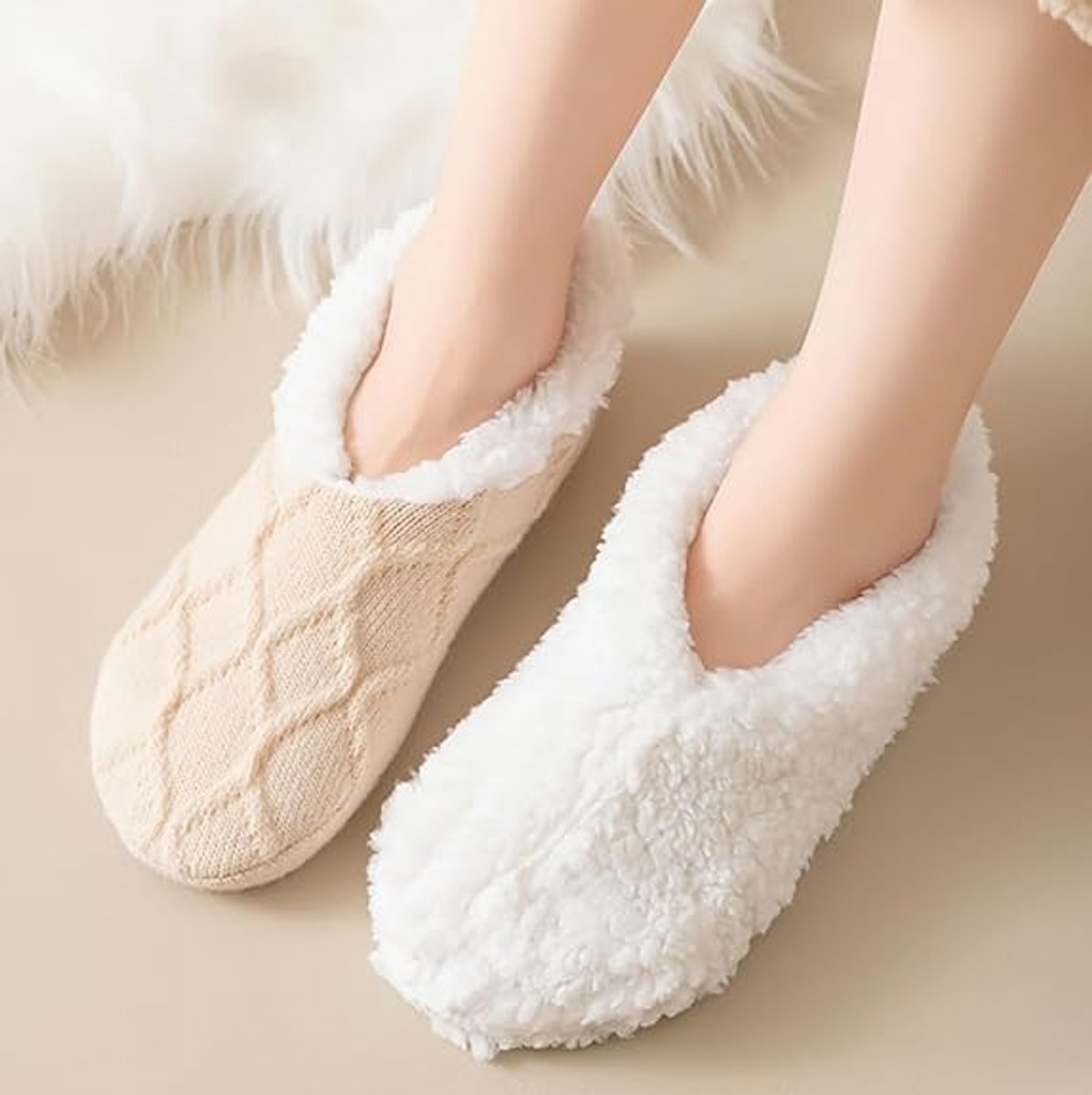Women's Slipper Socks - Winter Warmth - Fluffy Sherpa lining - Ultra-comfortable for bare feet - One size (Washable) - Image 4