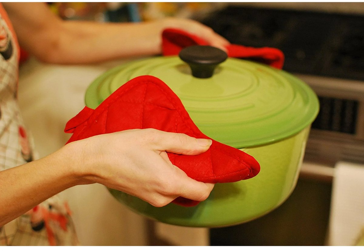 Oven Mitt Set – 1 glove + 1 potholder, red - Image 2