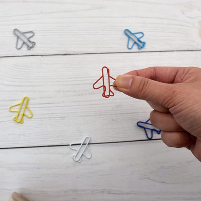 Paperclips - Pack of 100, creative paperclips in the shape of a small airplane in rainbow colors - Available in multiple colors - Fun metal bookmarks in the shape of a small airplane - Image 3