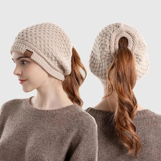 Women's winter hat - Knitted hat - Knitted hat with ponytail opening - Oversized cable-knit winter hat - Hat with skull motif - Image 2