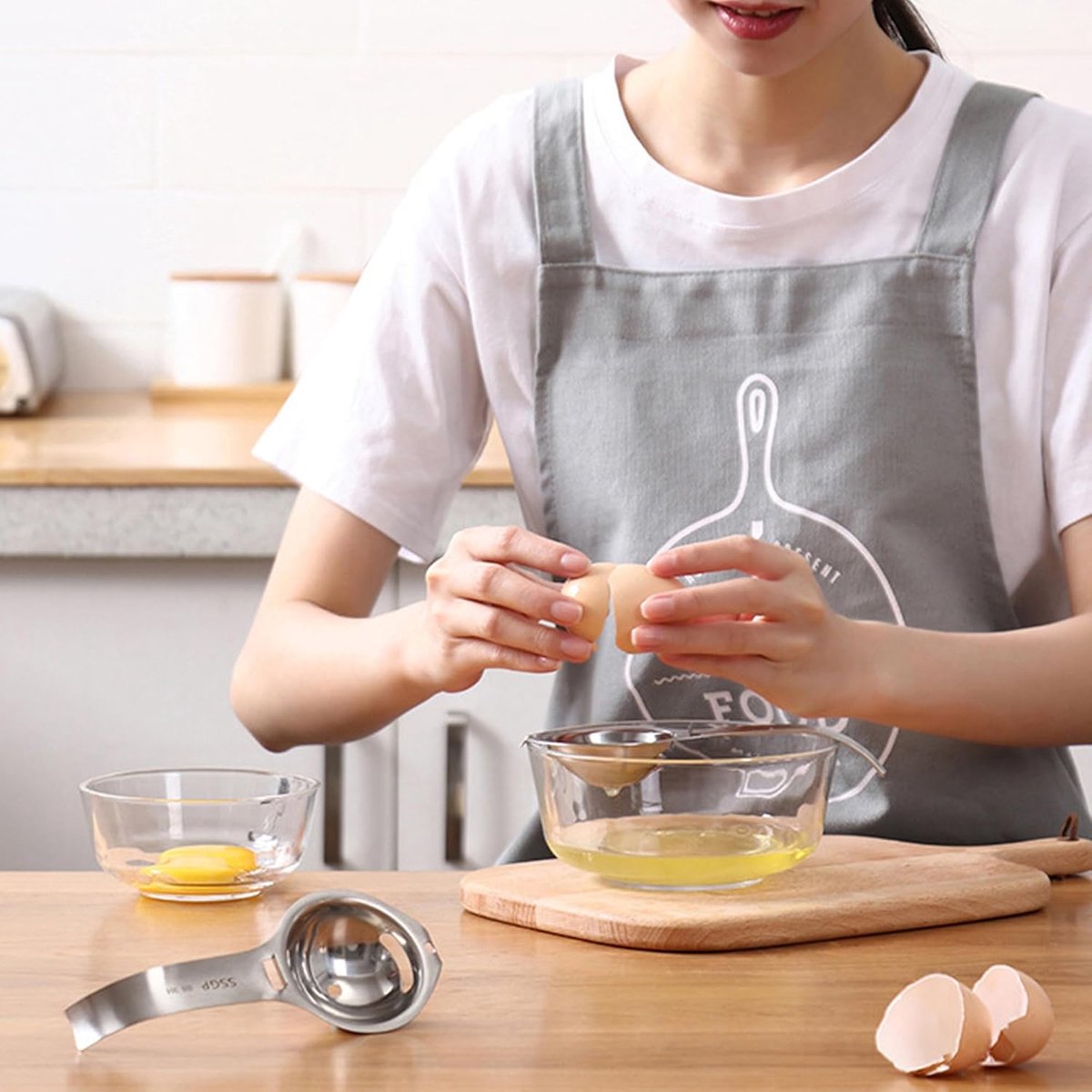 Professional Egg Separator - Egg Separator - Egg Separation - Egg Splitter - Egg Yolk Separator - Egg Separator - Egg Yolk Separator - Egg Separator - Egg White - Egg Yolk - Stainless Steel - Silver - Egg Separator with Stainless Steel Impact Edge - Image 5