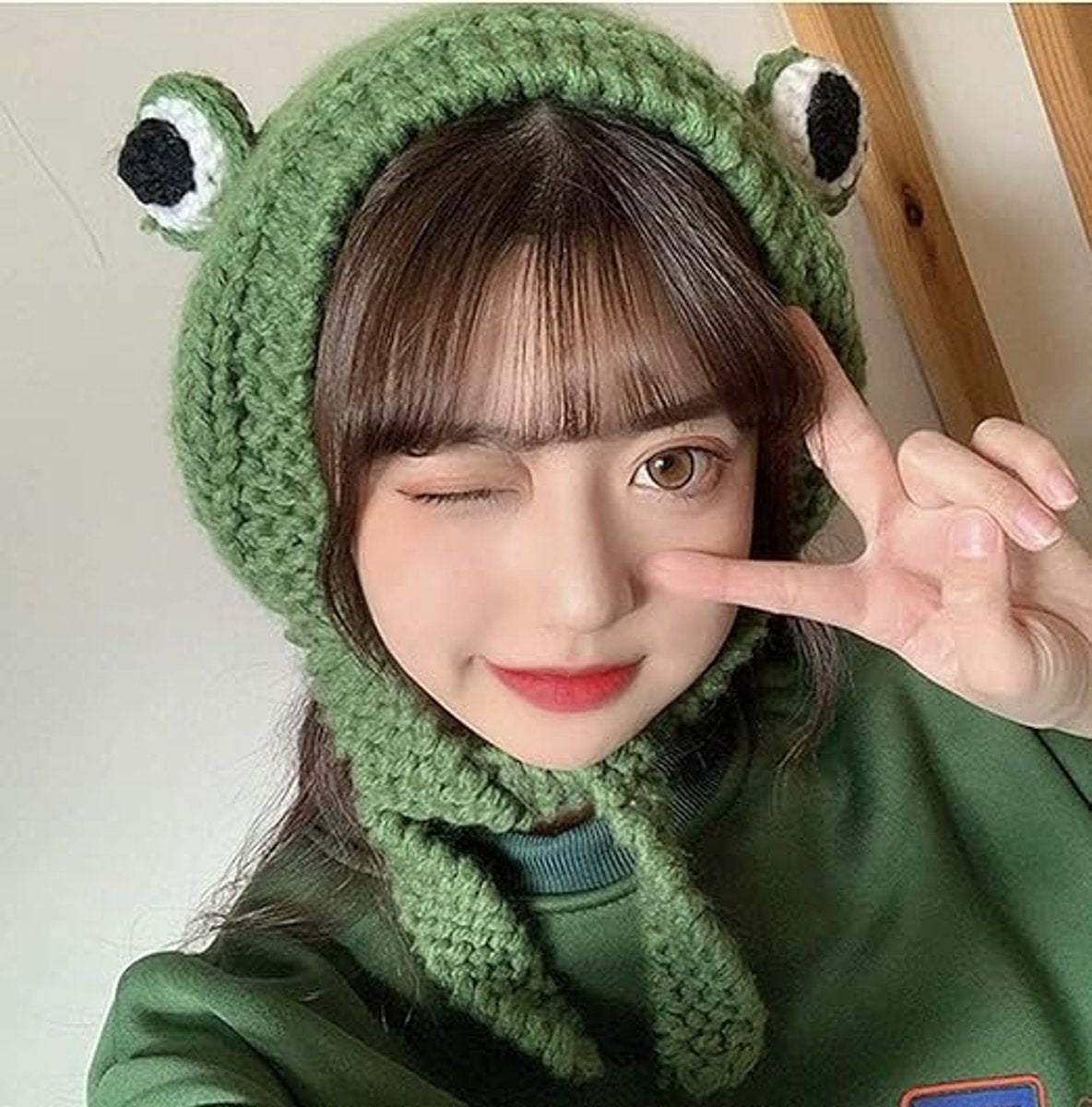 Beanie - Knitted Frog Hat - Creative Stylish Caps - Cute Animal Hat - Frog Hat with Big Eyes - Party Roleplay Hat - Accessories - Headwear - Ergonomic - Very Comfortable - Warm for Autumn and Winter - Halloween / Christmas - Gifts - Image 5