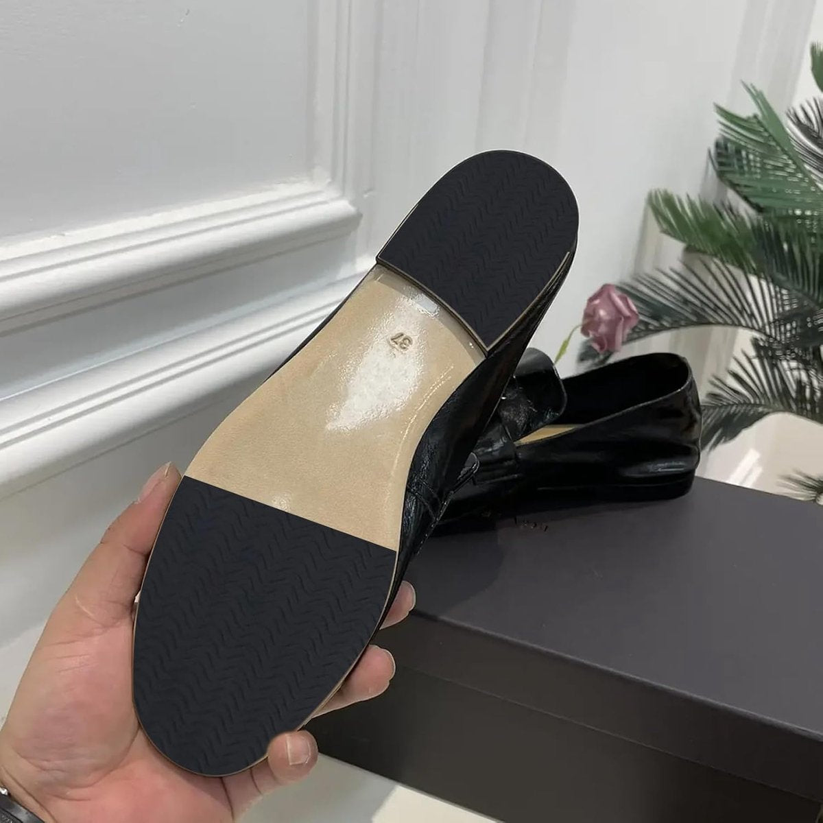 Anti-Slip Shoe Stickers - 10 Pieces - Rubber Shoe Sole - High Heel Grip Stickers - 15x10 Cm - Anti-Slip Shoe Sole Pads - Shoe Repair - Easy to Apply - Cut to Size - Black - Image 2