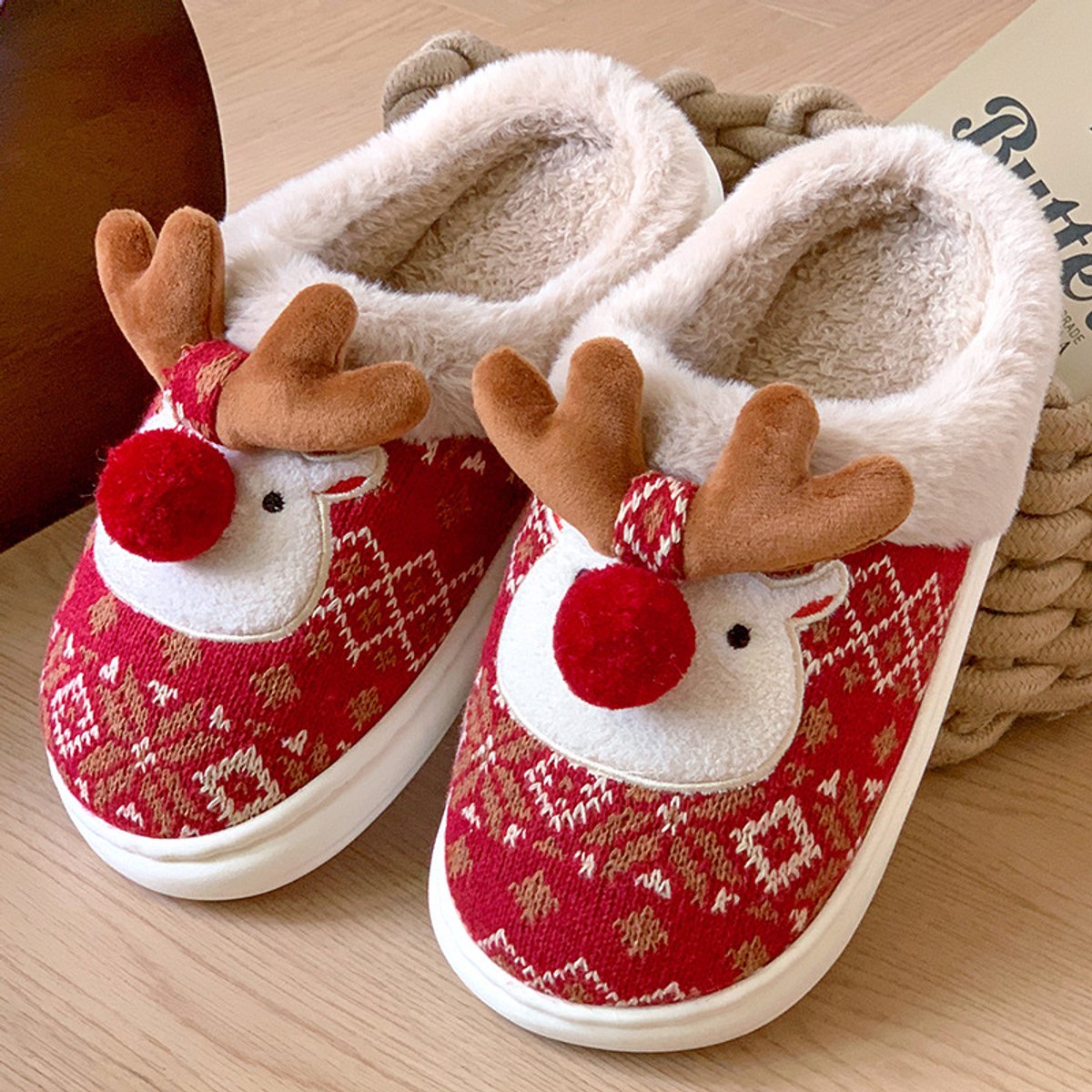 Slippers - House shoes - Christmas - Christmas Gift - Anti-slip - Anti-slip Sole - with Plush Lining - Comfeet - Warm - Women and Men - Size 39/40 - Red - Creative - Interesting - Surprising - Gift - Perfect as a Christmas gift - Image 3