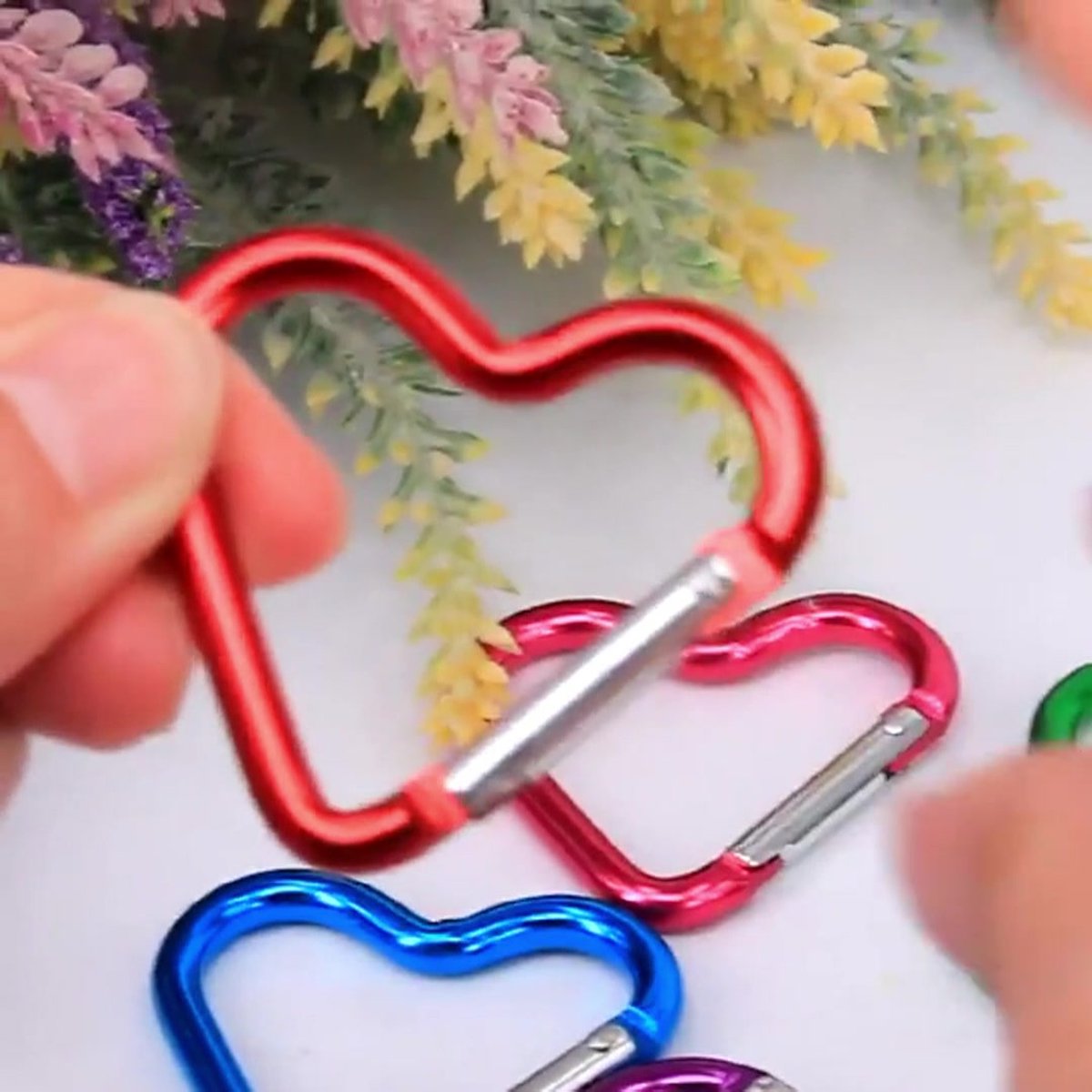 Carabiner - 12 Pieces - Metal Carabiners - Robust - Snap Hook - Aluminum - Snap Hook for Adults - Heart Carabiner - Durable Keychain - Quick Release - For Camping/Hiking/Travel - 6 Colors - Image 2