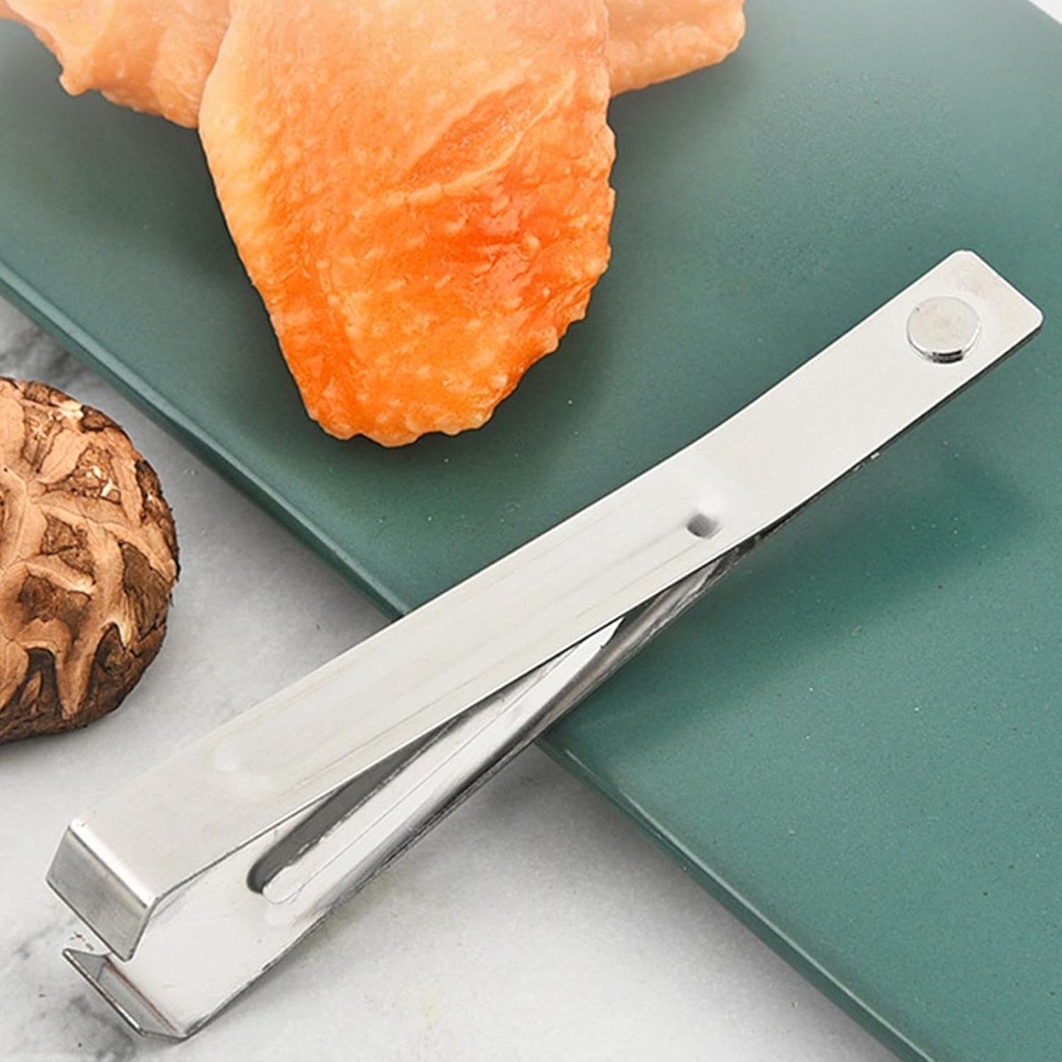 Garlic Peeler - 2 Pieces - Fishbone Tweezers - Tweezers - Kitchen Tweezers - Kitchen Aid - Silver-colored - Ergonomic Handle - Easy to Use - 10.9cm - Stainless Steel - Image 2
