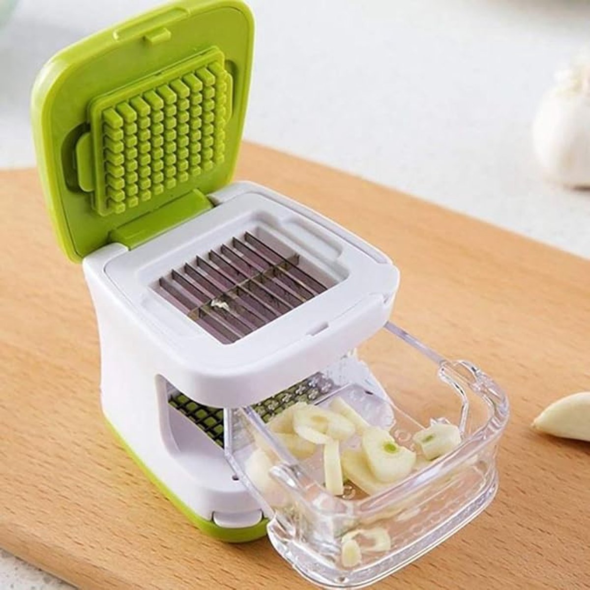 1Pcs Stainless Steel Ginger Garlic Press - Kitchen Chopper - Crusher - Dicer - Garlic Grinder - Garlic Press Crusher Multifunctional - with Clear Tray - for Walnut Peanut Ginger Mincer Garlic Chopper Practical Kitchen Tool (Green) - Image 3