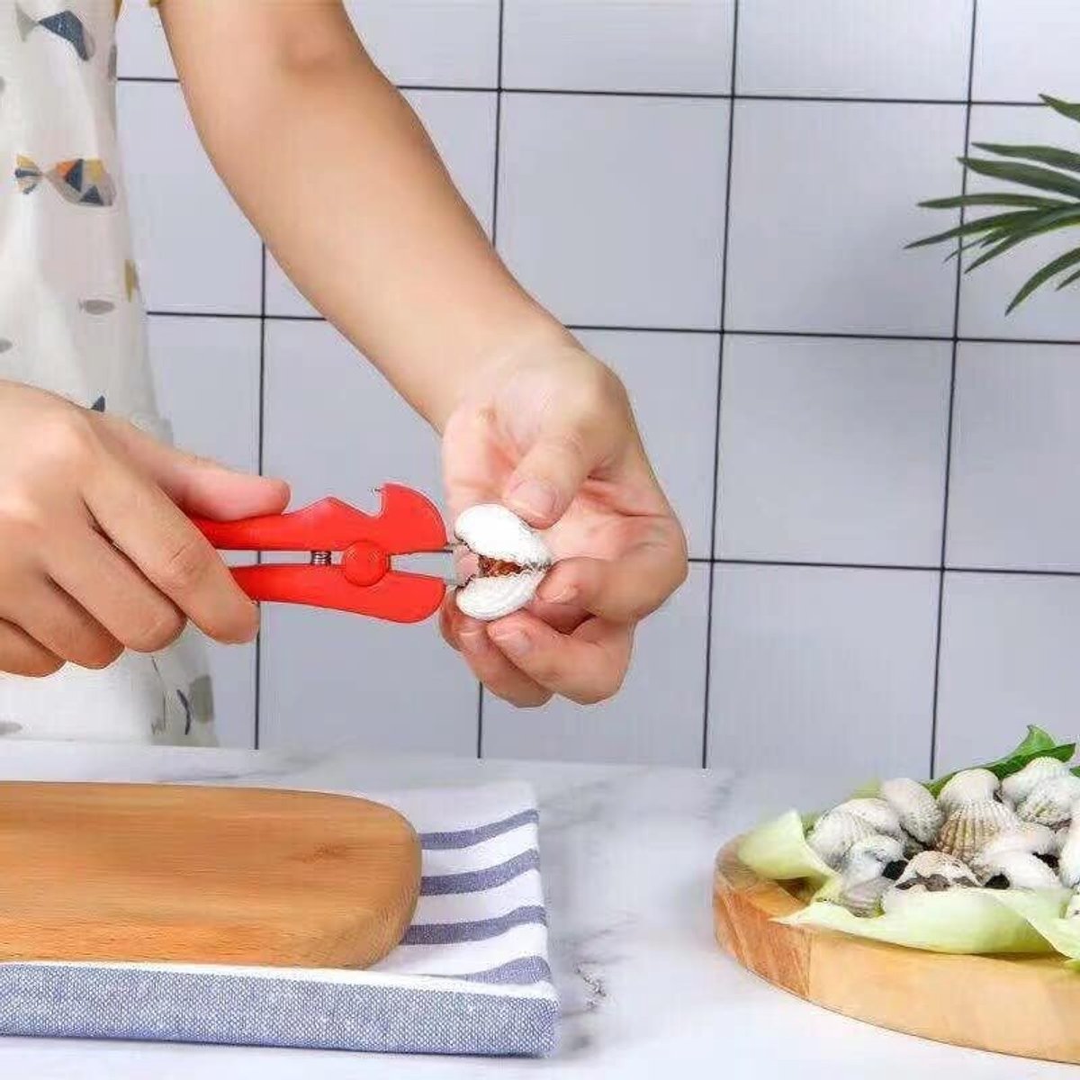 Oyster Knife - Professional Shell Opener - Fast and Efficient Oyster Cracking Knife - Multifunctional Blood Mussel Opener - Portable - Universal - Open Shell - Blood Mussel - High-Quality Kitchen Tools - Image 4
