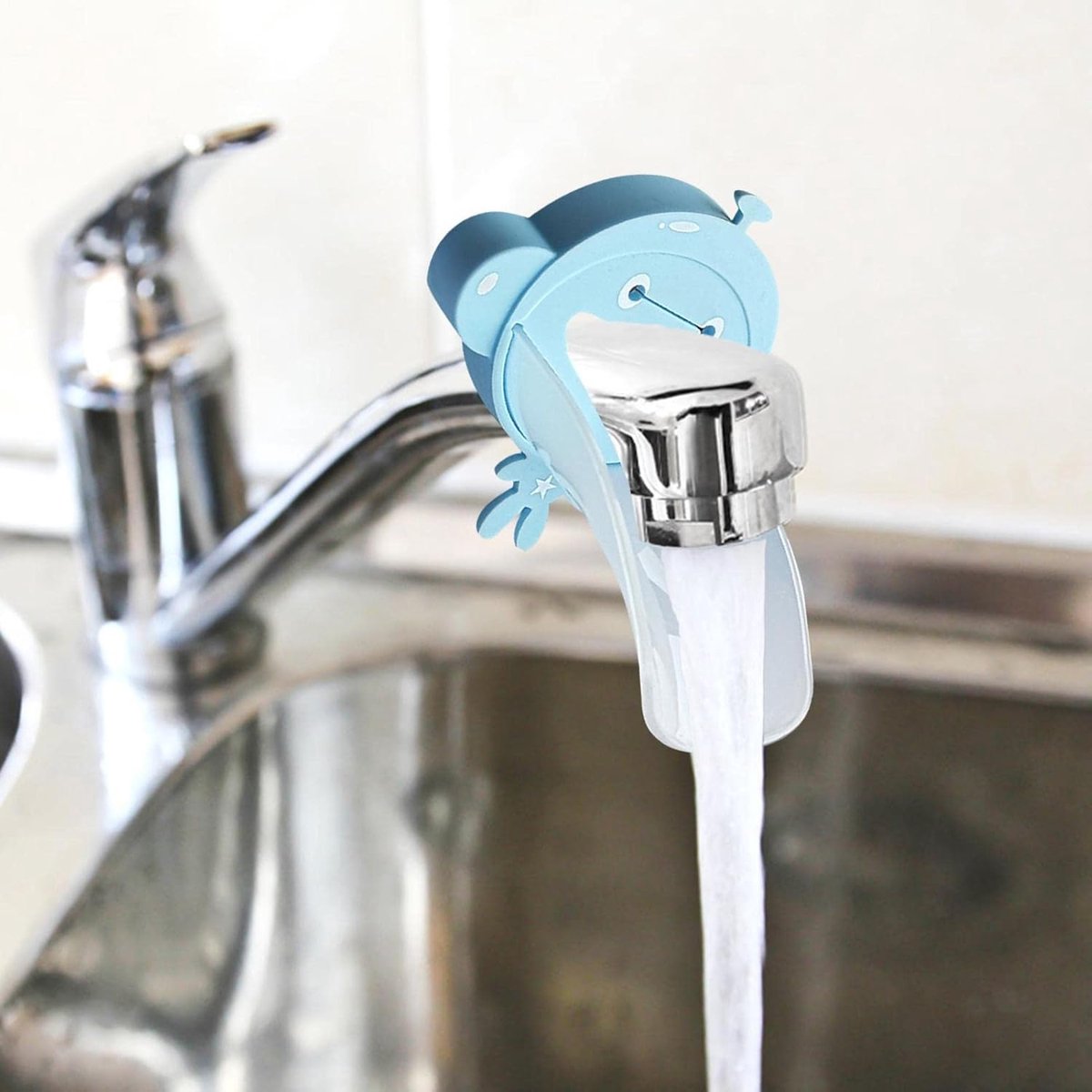 Faucet extender - Faucet spout - Extension - Faucet extender - Bathroom extension - Faucet - Faucet part - Faucet attachment - Children's faucet - Universal - For children - Aid for babies - Practical - Hygienic - Safe - Easy to use - Image 3
