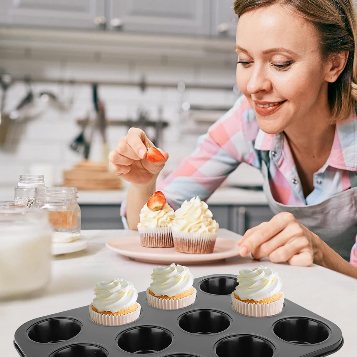 Muffin Pan - 12 Muffins - Cupcakes - Cupcake Molds - BPA Free - Non-Stick - Cooking & Baking - Reusable - Baking Pans - Oven Safe - Black - Image 3