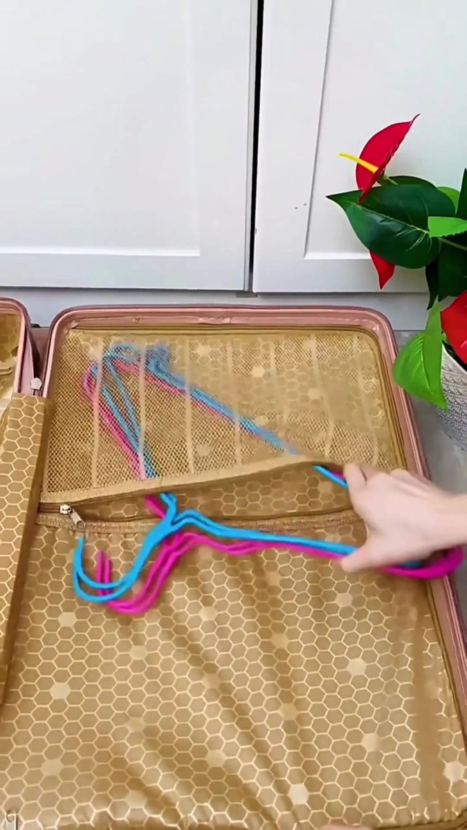 12 Pieces Clothes Hangers - Foldable Clothes Hangers - Anti-Slip - Coat Hangers - Trouser Hangers - Travel Clothes Hangers - Durable & Portable - Trackless - Plastic - Bedroom Organizers - Travel Accessories - Space-Saving Clothes Hangers - Image 2