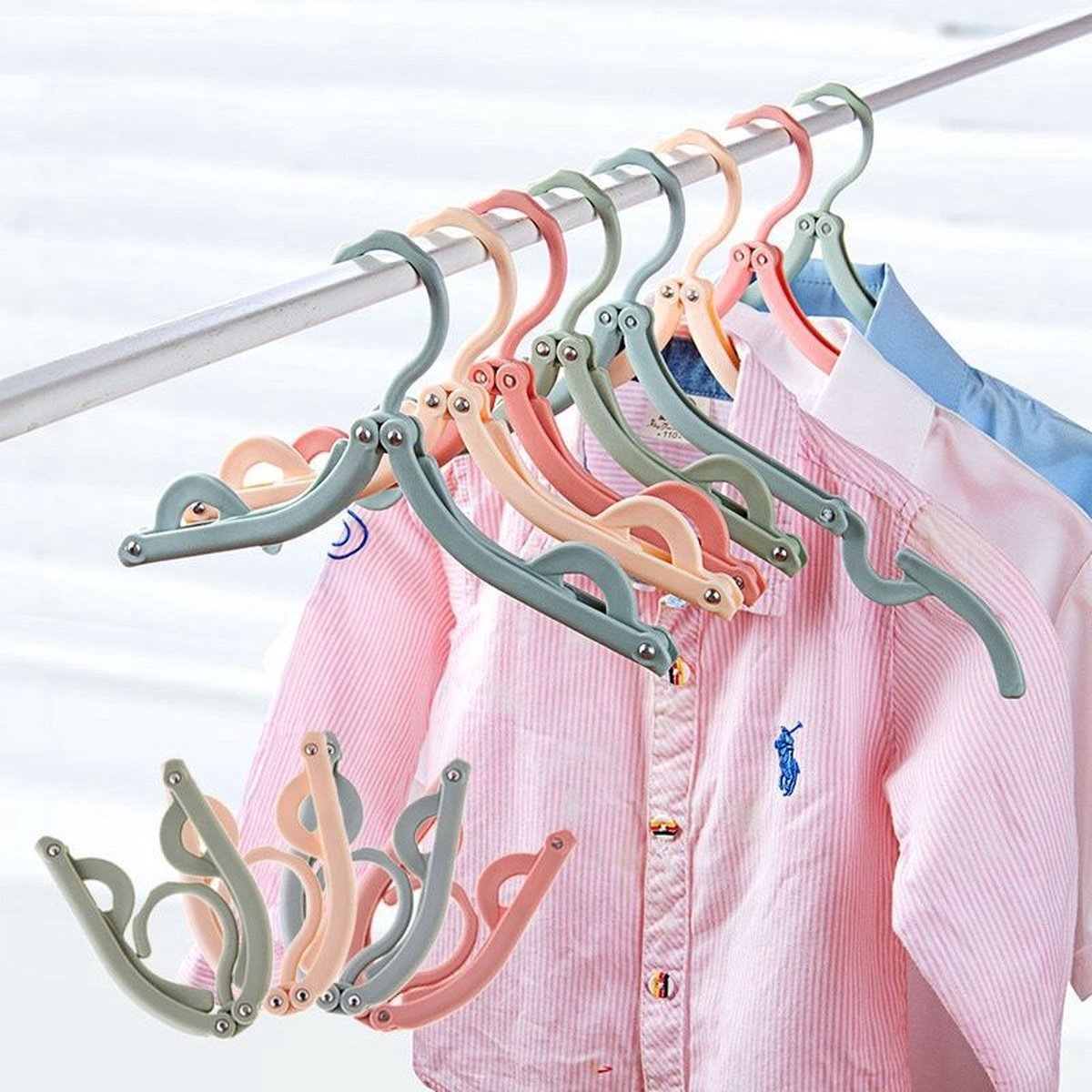 12 Pieces Clothes Hangers - Foldable Clothes Hangers - Anti-Slip - Coat Hangers - Trouser Hangers - Travel Clothes Hangers - Durable & Portable - Trackless - Plastic - Bedroom Organizers - Travel Accessories - Space-Saving Clothes Hangers - Image 3