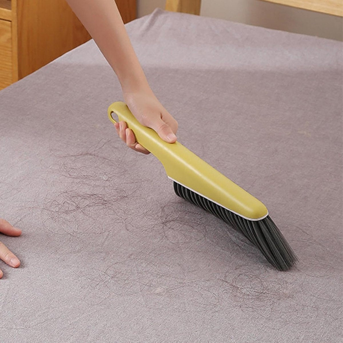 Dusting brush - Dustpan and brush - Dust brush - Bed sweeping brush - Sofa brush - Cleaning products - Household cleaning tools - With handle - For sofa, clothing, bed, duvet - Multifunctional - Plastic - Universal - Yellow - Image 4