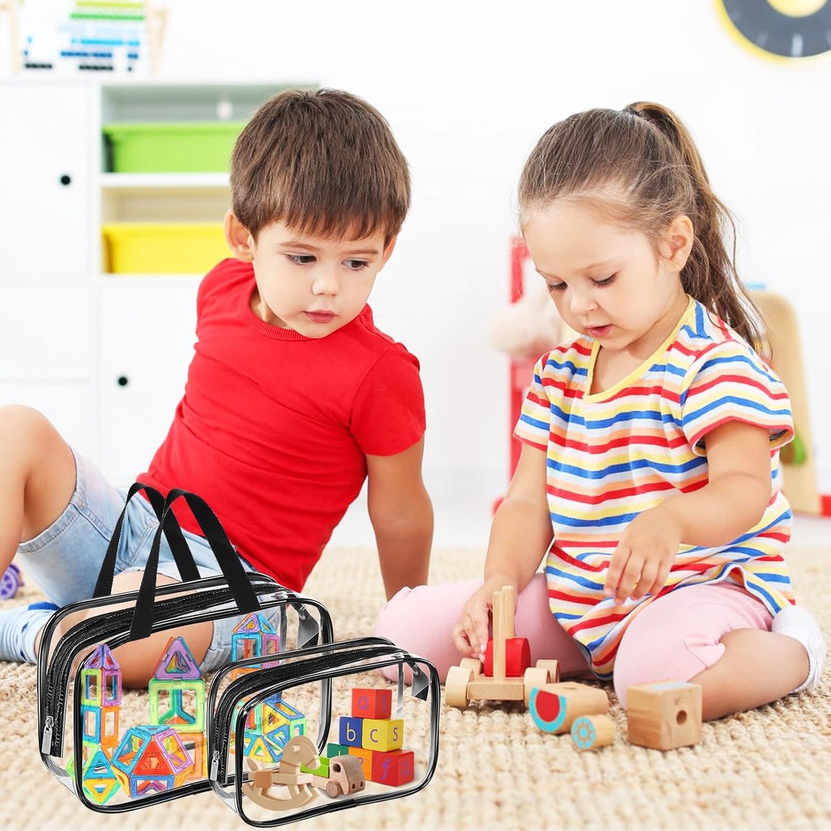 Toiletry Bag - Set of 3 - Transparent Toiletry Bag - Transparent Travel Set - Travel Toiletry Bag - Travel Bag - Make-Up Organizer - Cosmetic Bag Organizer - Make-Up Bag - Transparent Toiletry Bag - Waterproof - Hand - Hangable - Vacation - Travel - Women - Image 3