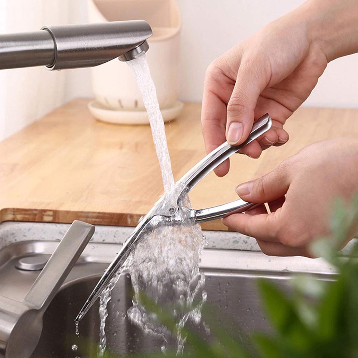Kitchen tongs - Portable kitchen tongs - Professional grill tongs - High-quality barbecue tongs - Shrimp peeler - Shrimp peeler - Shellfish peeler - Cleaning shrimp - Gamba tongs - Scampi tongs - Shrimp stripping tool - Image 4