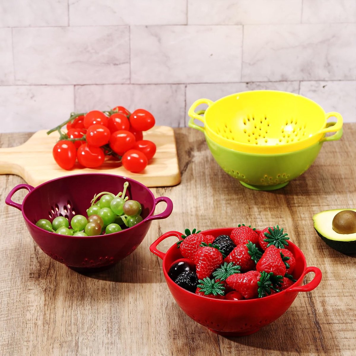 4 pieces - Vegetable laundry basket - Kitchen colander - plastic berry strainer - plastic colanders with handle - with double handles - small colander strainer - for fruit, vegetables and food - kitchen accessories - green, purple, red, yellow - 19*14.8*7 - Image 4