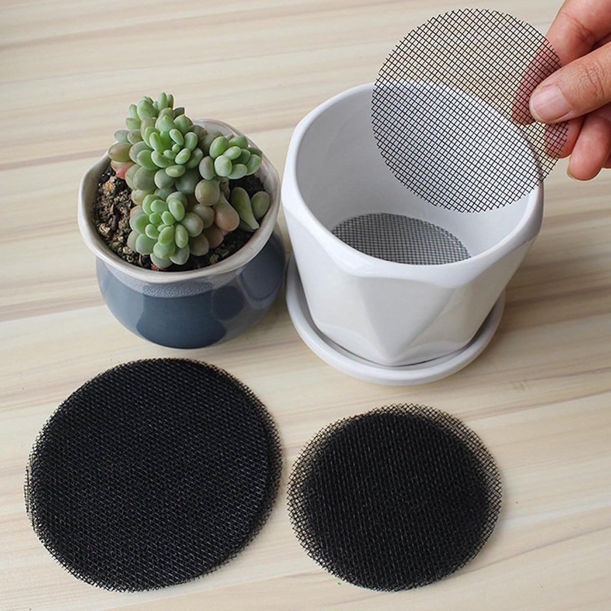 100 pieces - Round flowerpot mat - flowerpot mat - mesh garden mat - plant pot bonsai soil grid - for garden - prevents soil loss - drainage screens - 4.5 cm and 10 cm, 50 pieces each - black - Image 4