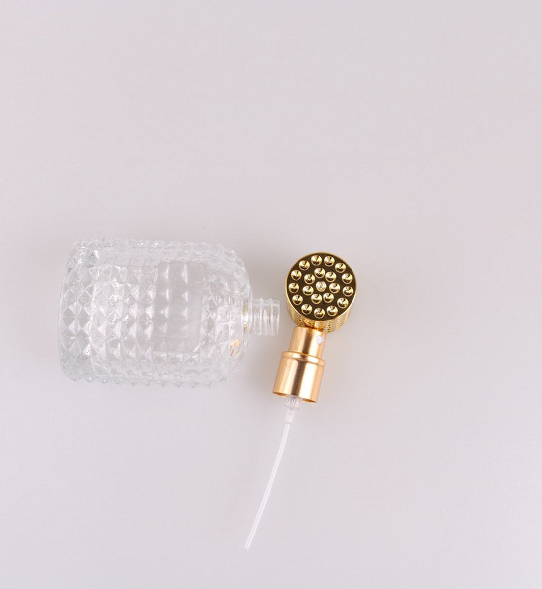Mini perfume bottles - 50ml - Empty spray bottle - Travel bottle - Perfume atomizer - Perfume bottles - Refillable - Gold - Transparent - Glass - For travel, going out, handbags - Image 5