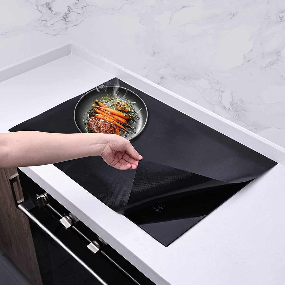 Induction protector - Induction mat - Silicone - Fiberglass - Hob cover - Induction hob protection mat - Protective plate - Induction hob protective mat - Kitchen accessories - Suitable for induction hob - 53*61cm - Black - Image 2