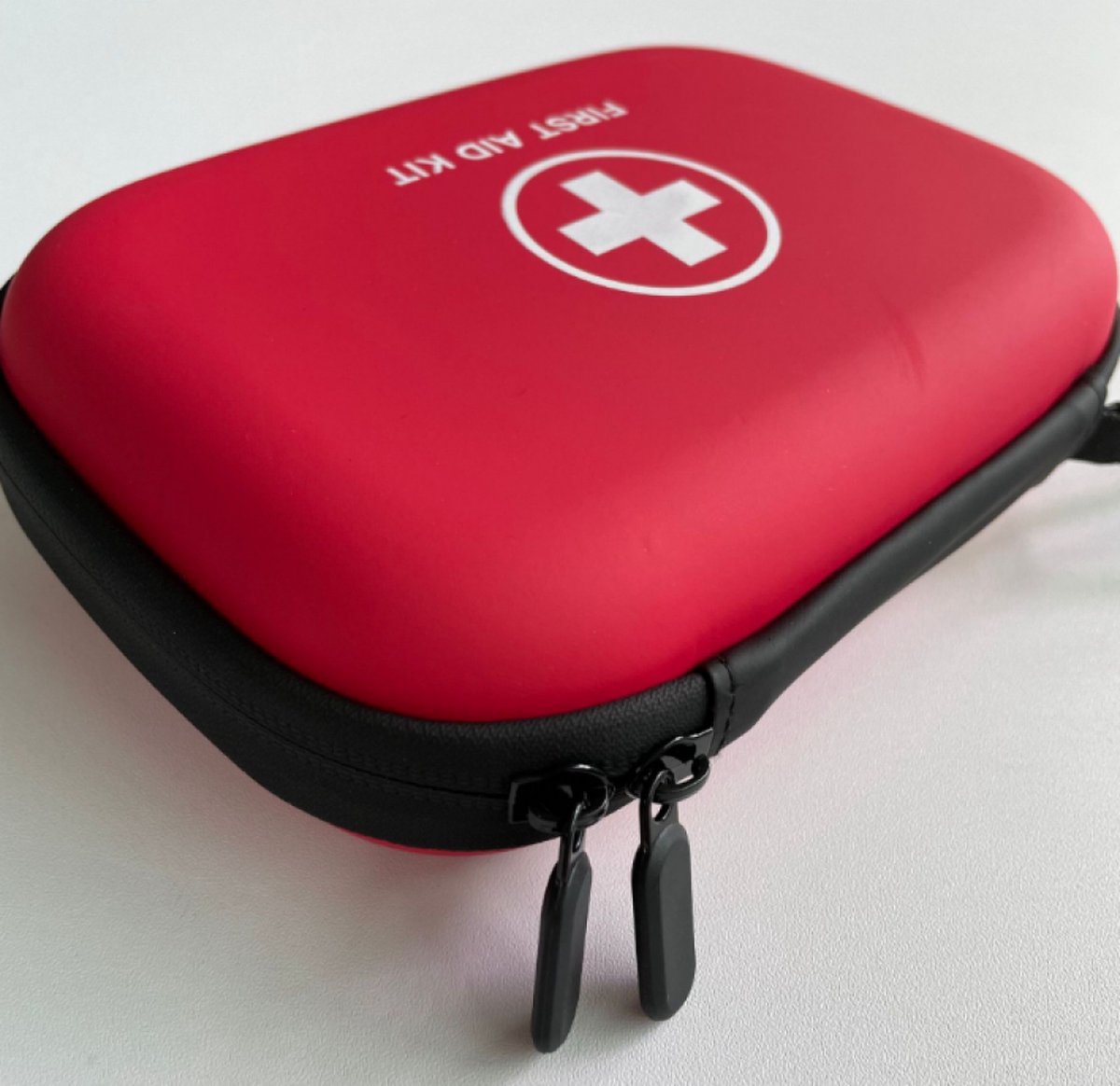 First aid kit - First aid kit - Survival kit outdoor emergency kit - First aid kit sports - First aid sports bag - Red - First aid kit - First aid drum - PU - red - 17.6*12*5.5cm - Image 2
