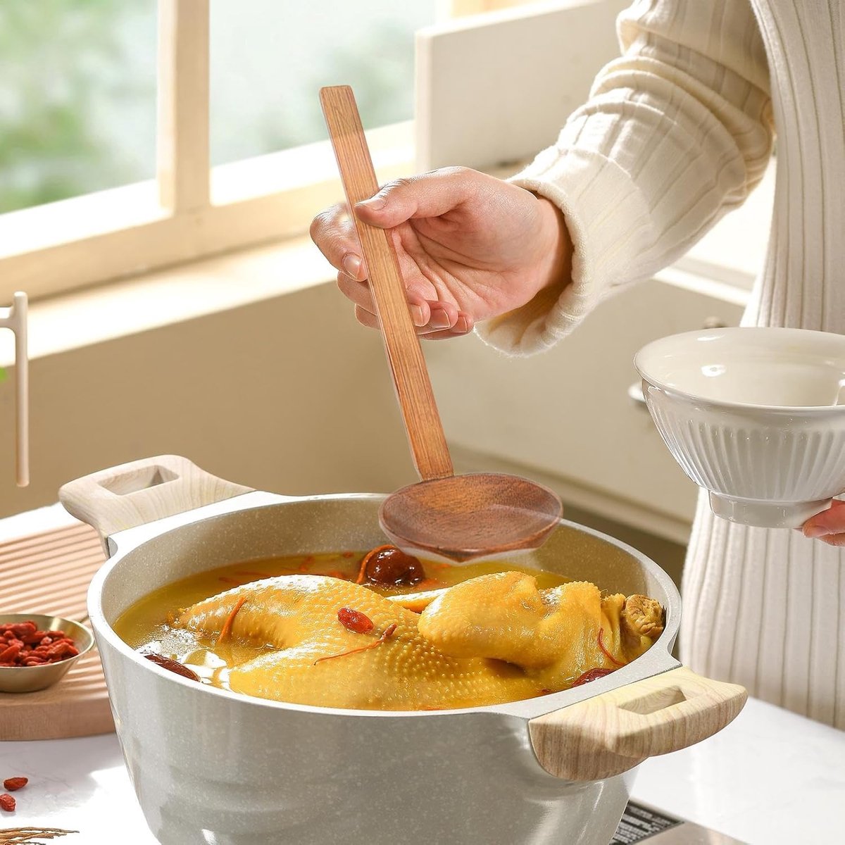 Soup Spoon - 4 Pieces - Stirring Spoon - Wood - With Long Handle - Ladle - Cooking Spoon - Serving Spoon - Bouillon Spoons - Kitchen Accessories - Cooking Utensils - For Soups, Ramen and Hotpot - Suitable for Restaurants and Homes - 22×7cm - Brown - Image 4
