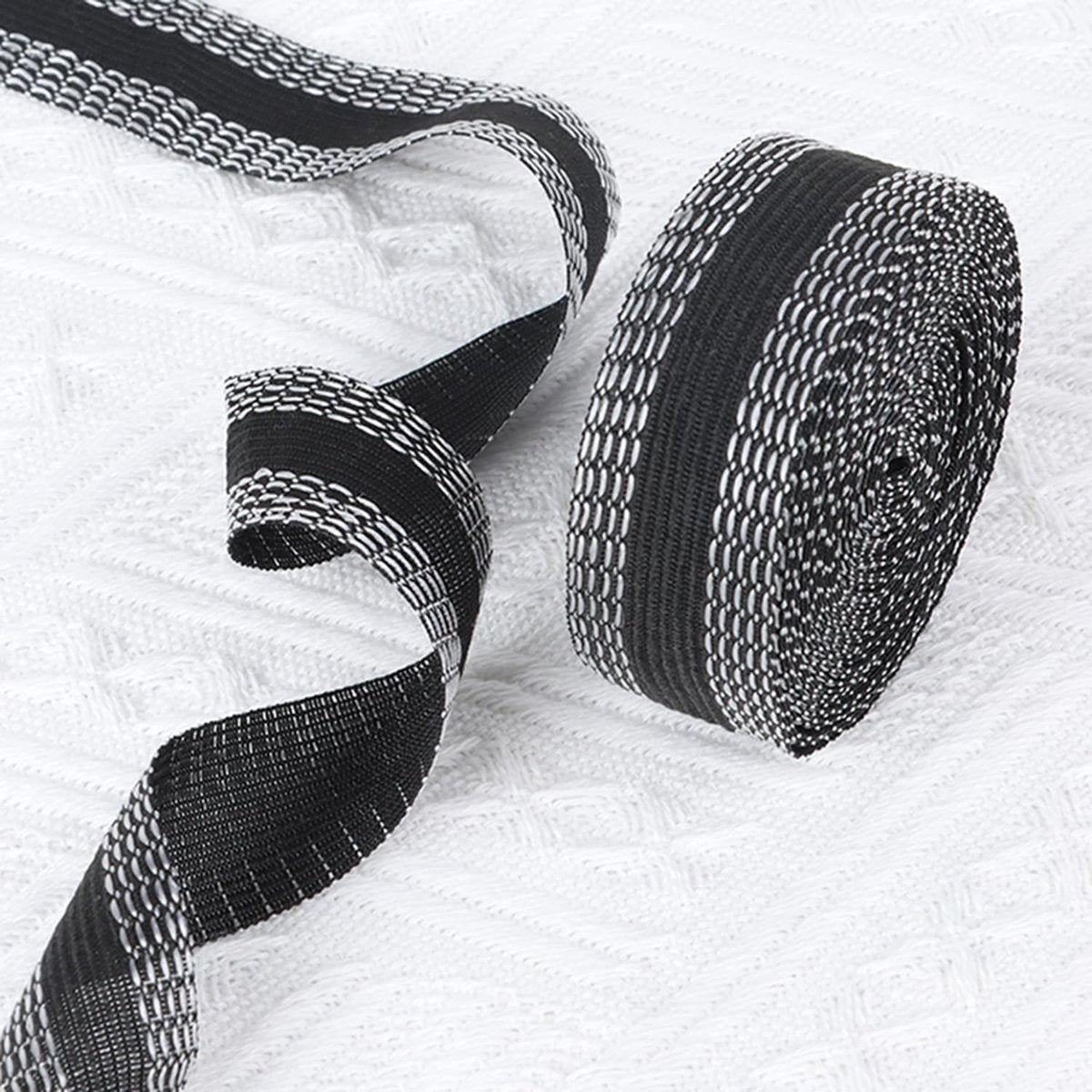 Iron-on tape - easily shorten trousers yourself - Black - hem tape - for shortening - Trouser shortening aid - Iron-on - 10 meters - 2.5 cm wide - Polyester - Image 2