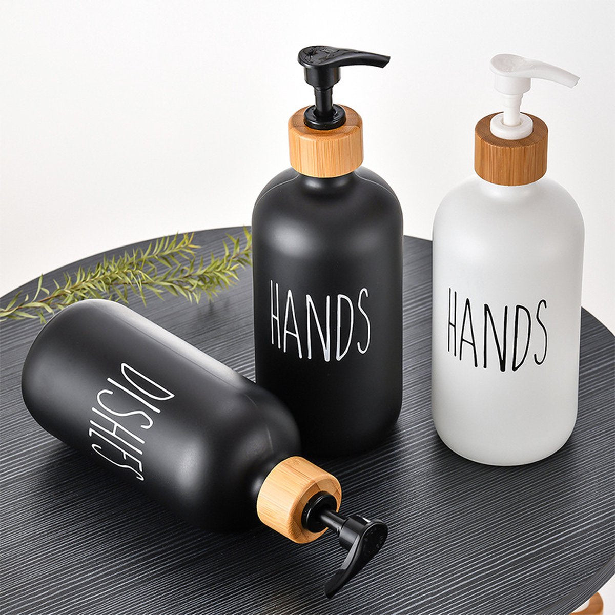 1 set of 2 pieces - Soap dispenser set - for hand soap and dish soap - Soap dispensers - Soap dispenser - Soap pump - Soap bottle - Hand soap pump - Freestanding and refillable - Glass - black - 500ml - Kitchen accessories - Image 3