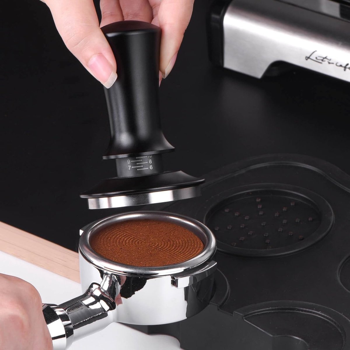 Coffee tamper - Tamper - 51 mm - Coffee press - Espresso tamper - 304 stainless steel - Aluminum handle - Base Ripple - Scale adjustment - For cafes, coffee lovers - Black - Image 3