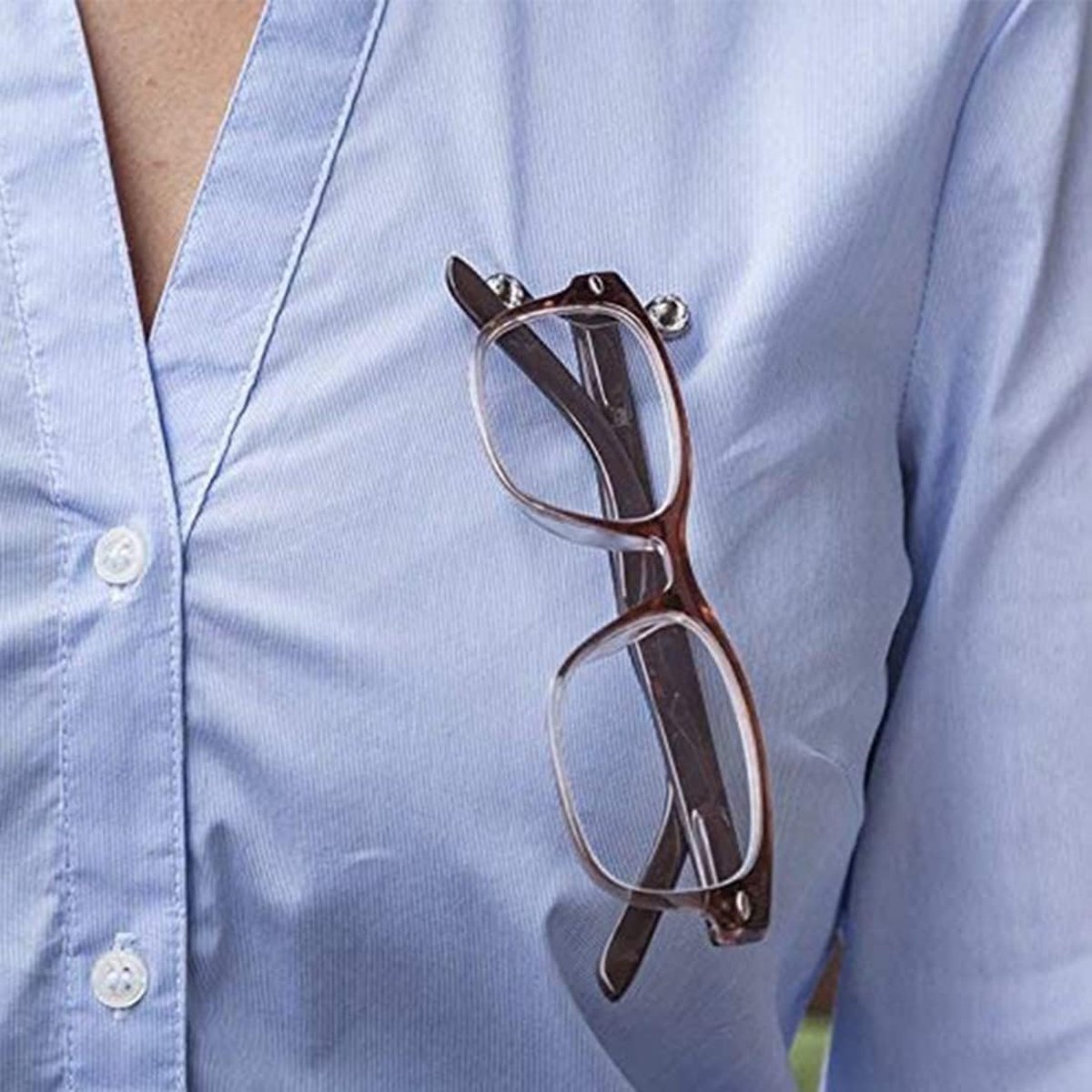 Magnetic glasses clip - 3 pieces - Silver - Glasses cord - ID card holder - Metal - Can be attached to clothing - Glasses holder - for glasses, ballpoint pen, badge and accessories - Clip Shirt - Breast pocket - Nurse Accessories - Image 6