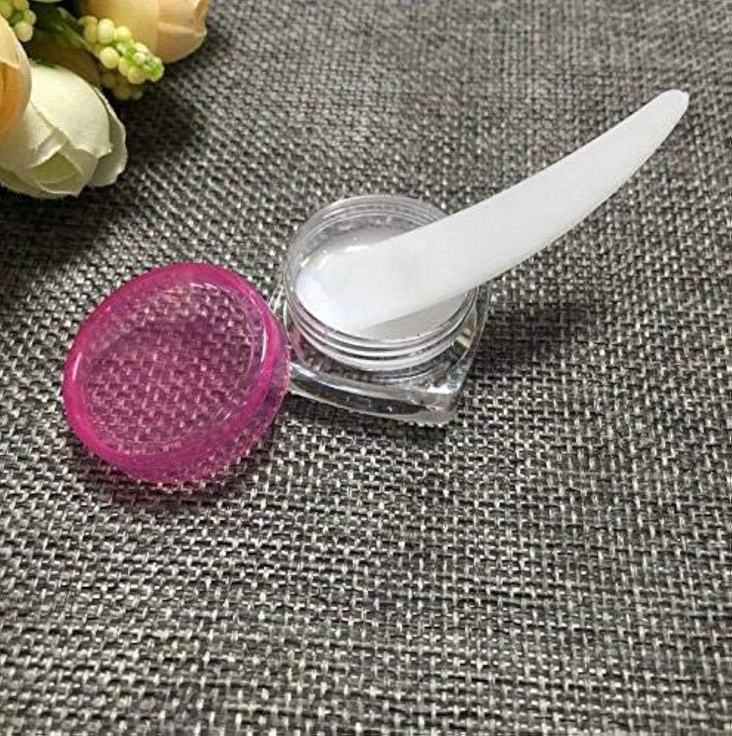 100PCS Disposable Mini Curved Cosmetic Spatula Scoop Makeup Mask Spatula Plastic Spoon,Small Makeup Scoop for Mixing and Sampling. - Image 4
