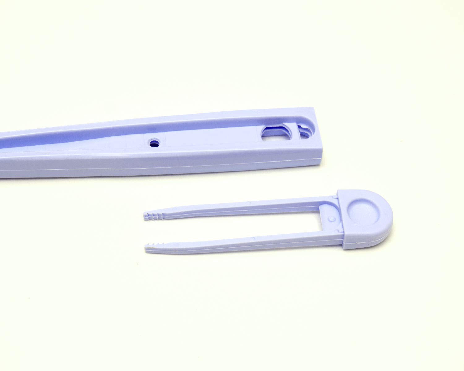Plastic Fly Swatter with Tweezers, Bugs Whisk and Fly Killer with Pincers (3) - Image 2
