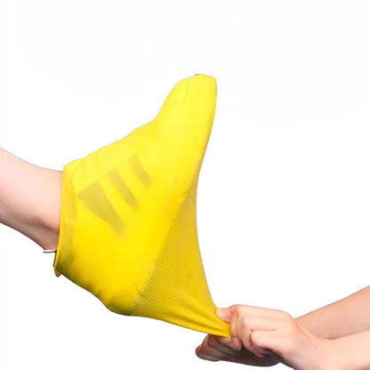 Overshoes - 1 Pair - Waterproof Silicone Overshoes - Reusable, Non-slip, Suitable for Outdoor Activities (Black - Size M) - Image 2
