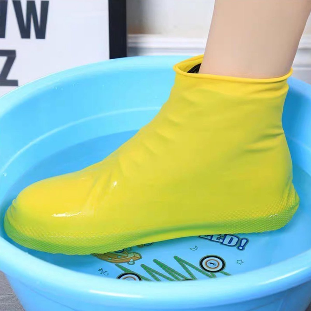 Overshoes - 1 Pair - Waterproof Silicone Overshoes - Reusable, Non-slip, Suitable for Outdoor Activities (Black - Size M) - Image 3