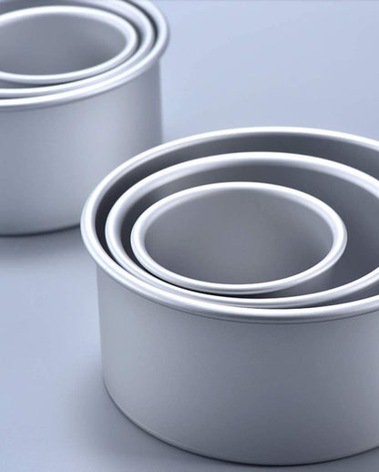 Set of 3 round cake tins, 10 cm deep - Includes cake tins with a diameter of 10 cm, 15 cm and 20 cm - Removable base - Suitable for baking - Healthy, sustainable and easy to clean - Image 2