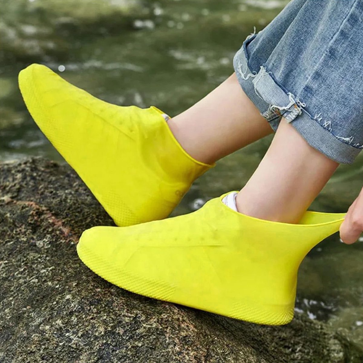 Overshoes - 1 Pair - Waterproof Silicone Overshoes - Reusable, Non-slip, Suitable for Outdoor Activities (Yellow - Size L)