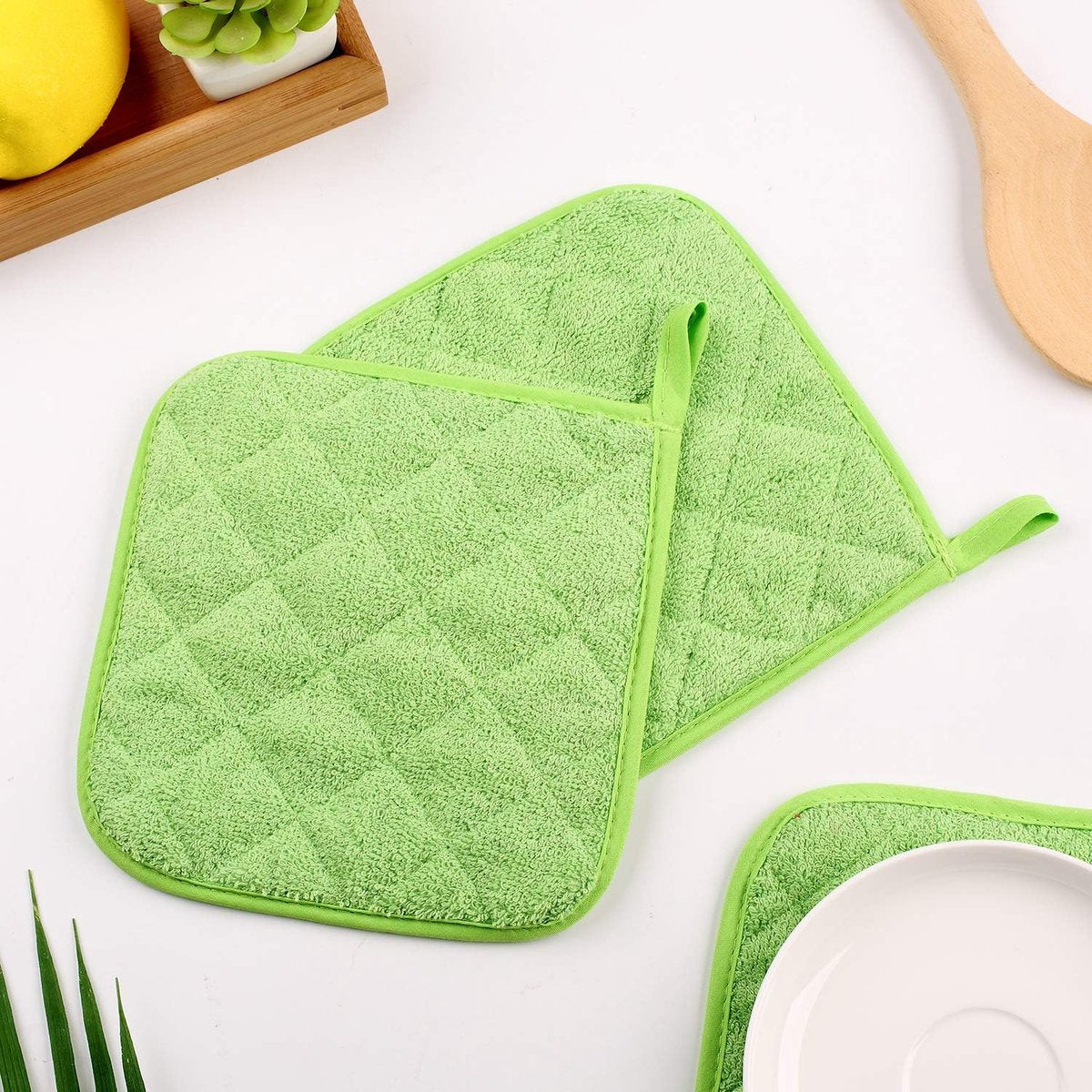 Placemat - Set of 5 Insulation Mats for the Kitchen - Heat Resistant Insulation Mats - Large Coasters for Daily Cooking and Baking (Dimensions: 6.5 x 6.5 Inches, Color: Light Green) - Image 4