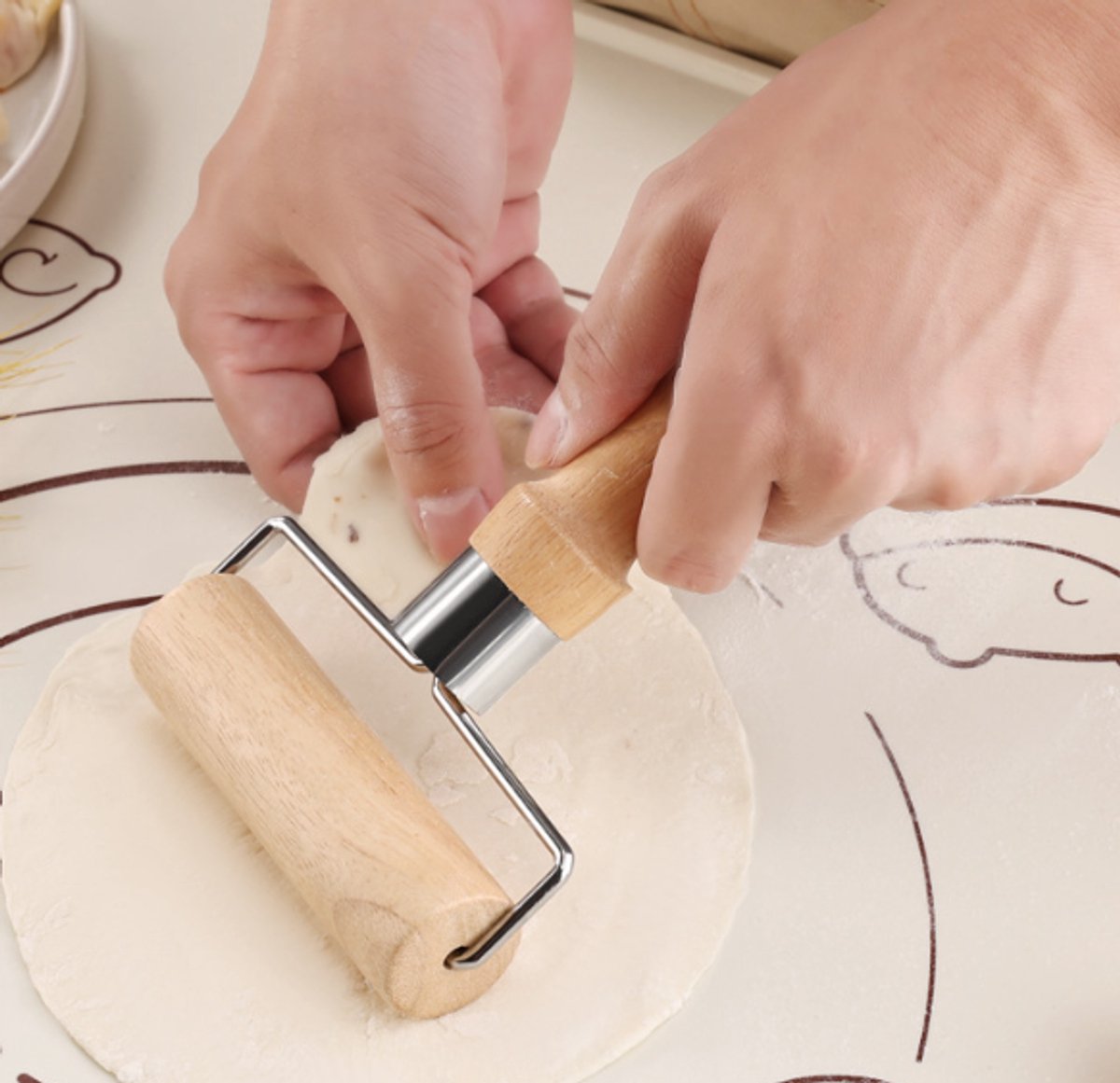 Dough Rolling Machine - Double-Sided Wooden Dough Rolling Machine - Three-Piece Set - Hand Baking Utensils - Smooth Non-Stick Coating - Suitable for Baking Dough, Fudge, Pizza, Cookies, Bread - Image 4