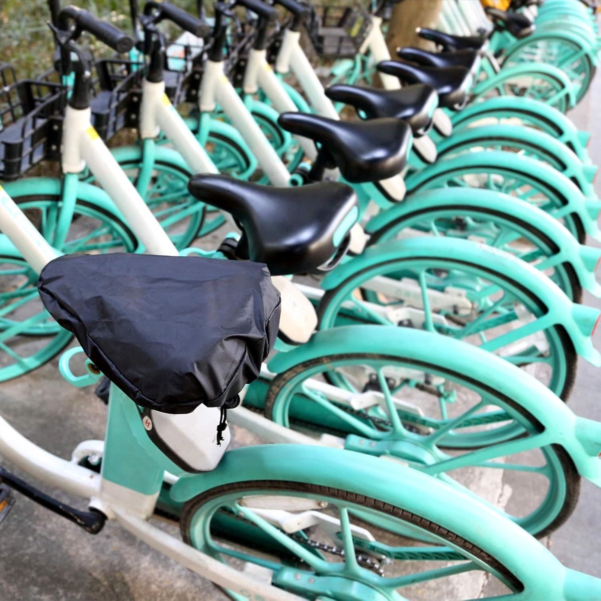 Waterproof Bicycle Saddle Cover with Drawstring - Black - Universal Size 24x27 cm - Protects Against Rain & Dirt - Image 3