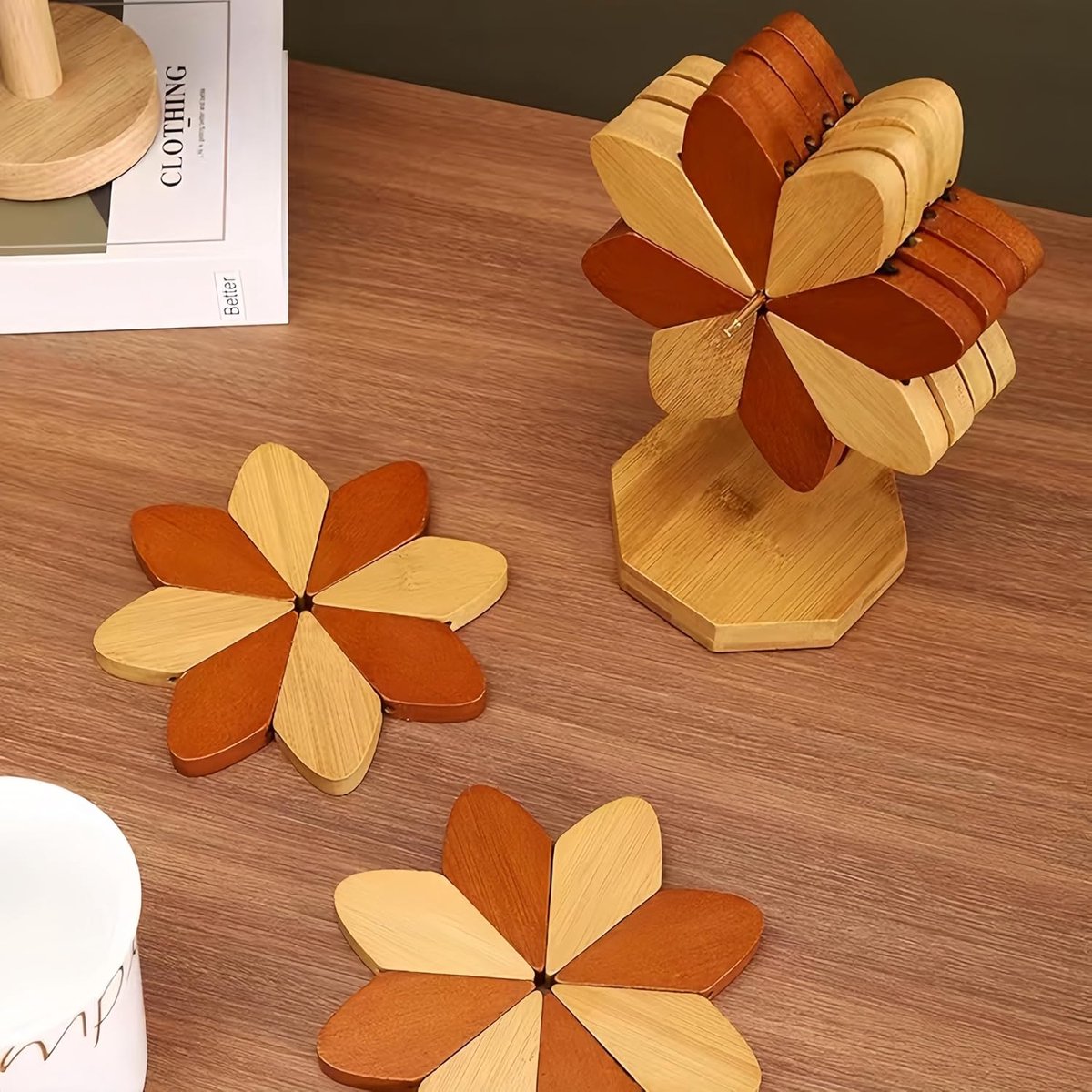 Coasters - Heat-insulating coasters - Wooden heat-insulating bowl mats - Set of coasters with floral motif - including stand - 5-piece set - Brown and natural bamboo - Image 4