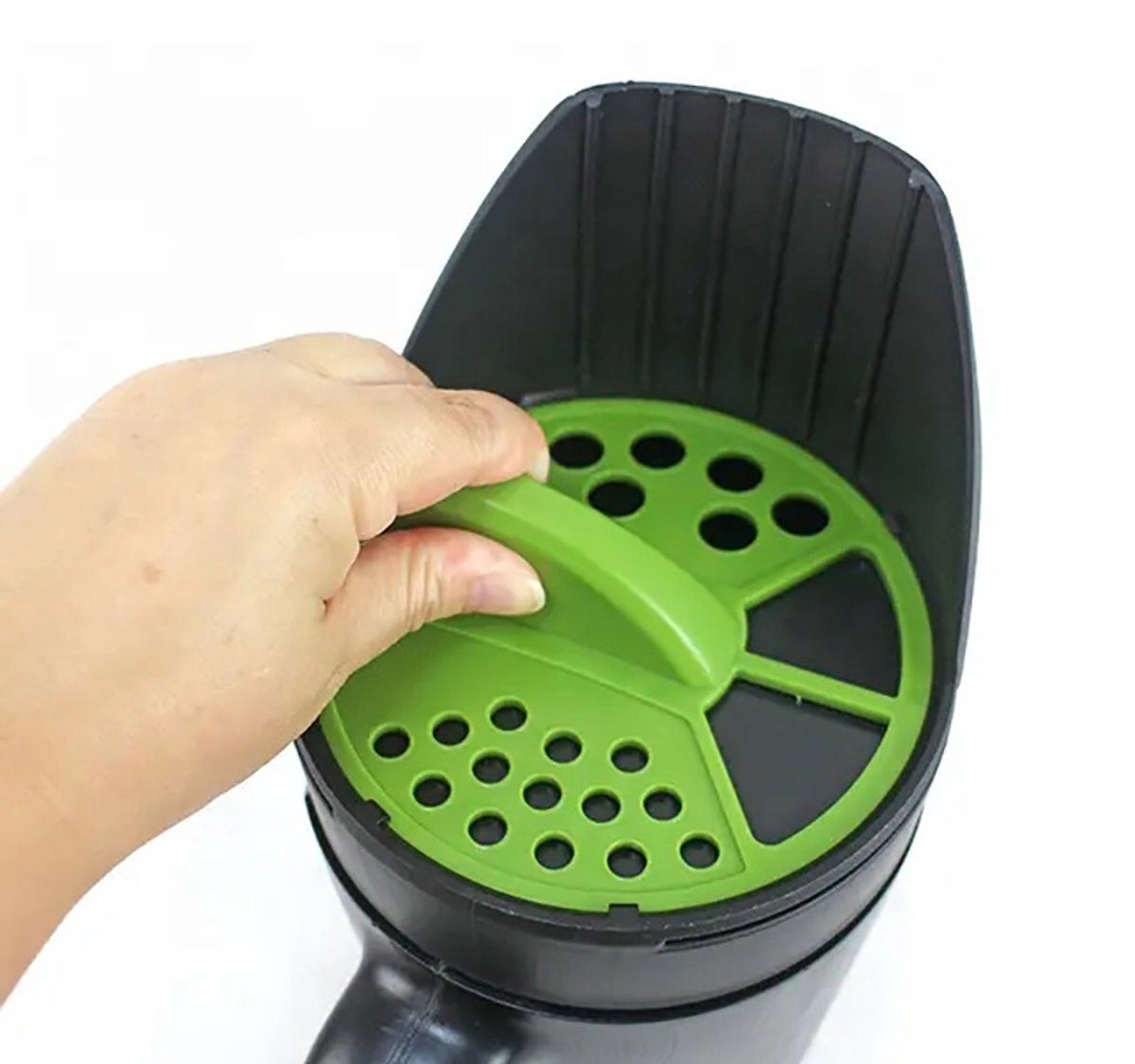 Hand spreader for seed and salt - planting machine for vegetable seeds - spreader for snow salt - adjustable outlet (3 positions) - including scoop - 2.5 liters - For lawn, garden and driveway - Image 4